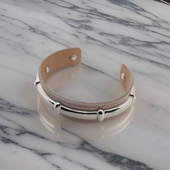 Hermes Agatha leather cuff bracelet - Picture 1 of 5